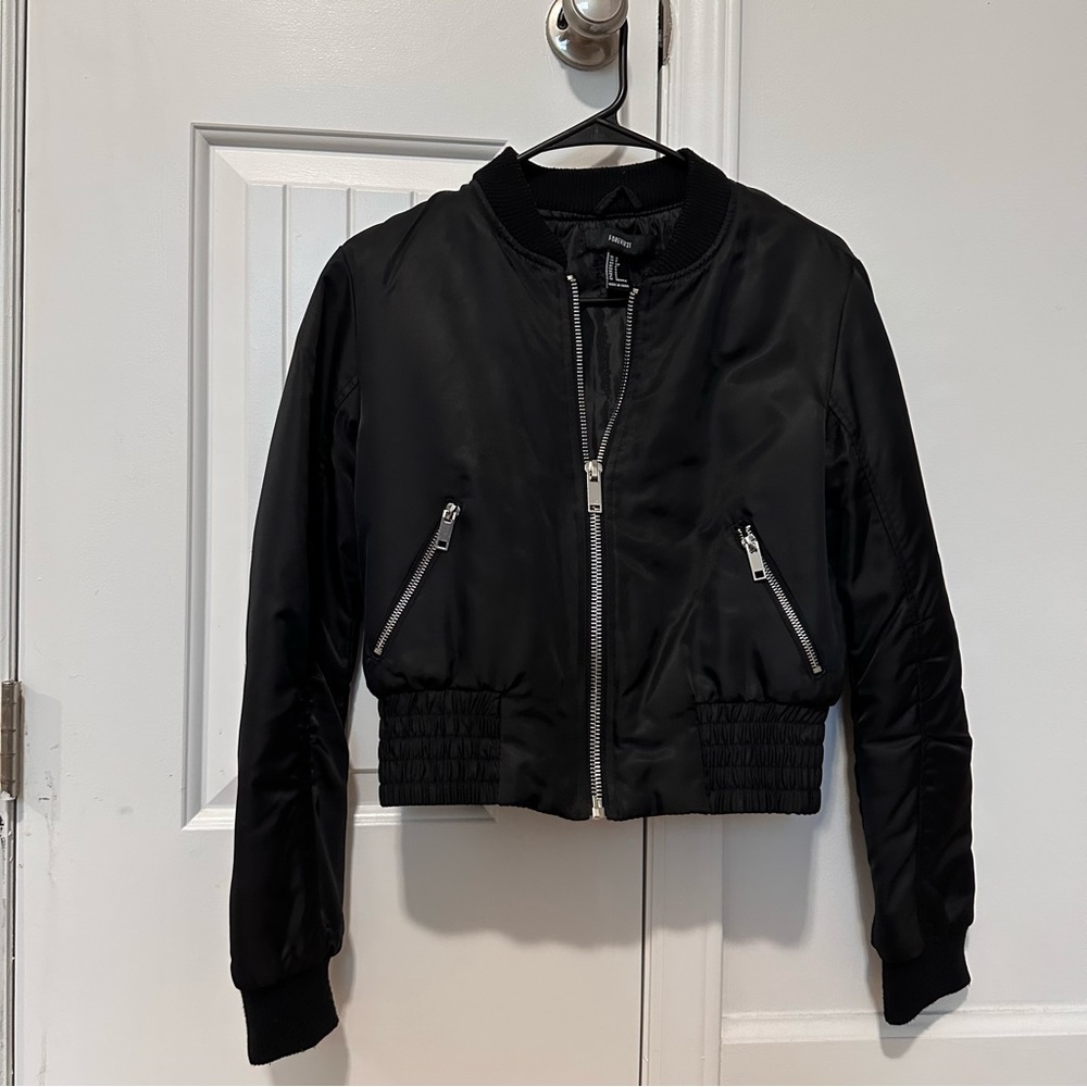 FOREVER 21 BOMBER JACKET SIZE S